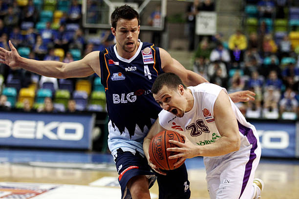 逼迫他们重 逼迫他们重