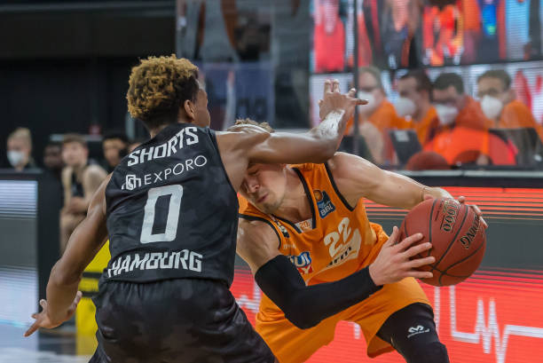 员正在不断 员正在不断